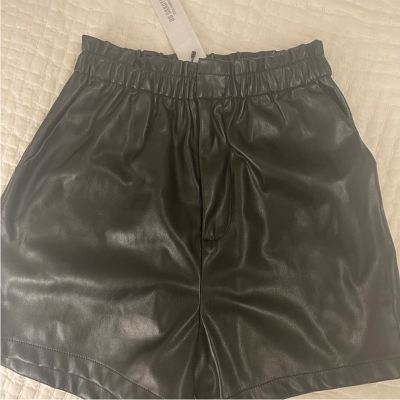 BB Dakota Women's Friend Or Faux Vegan Leather Short - Picture 3 of 3